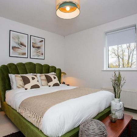 The Sparkford Gardens - Lovely 2Bdr With Balcony London Kültér fotó