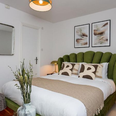 The Sparkford Gardens - Lovely 2Bdr With Balcony London Kültér fotó
