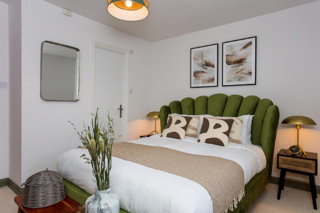 The Sparkford Gardens - Lovely 2Bdr With Balcony London Kültér fotó