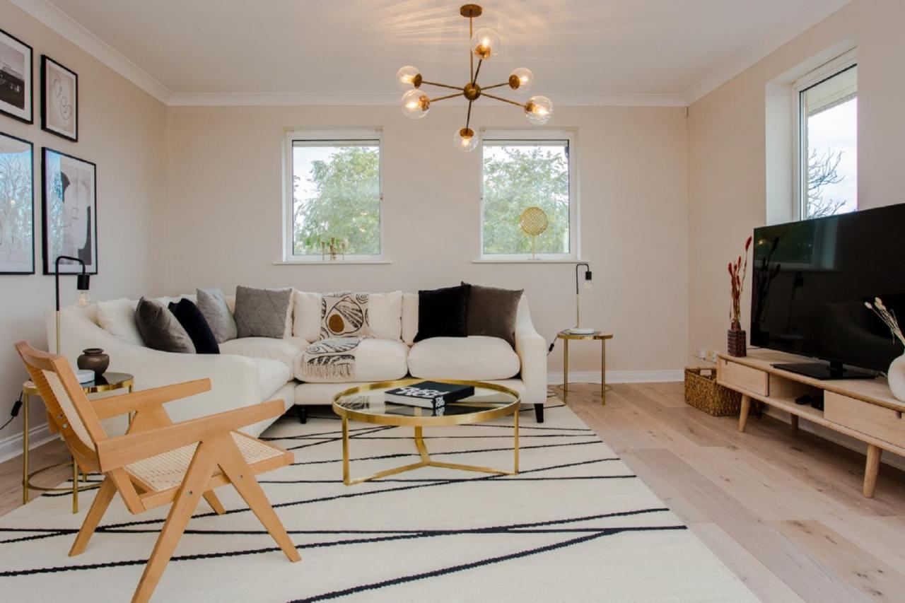 The Sparkford Gardens - Lovely 2Bdr With Balcony London Kültér fotó