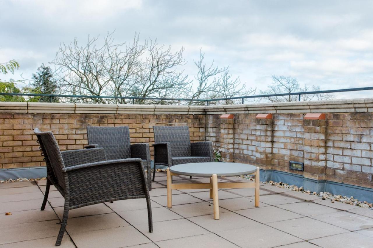 The Sparkford Gardens - Lovely 2Bdr With Balcony London Kültér fotó