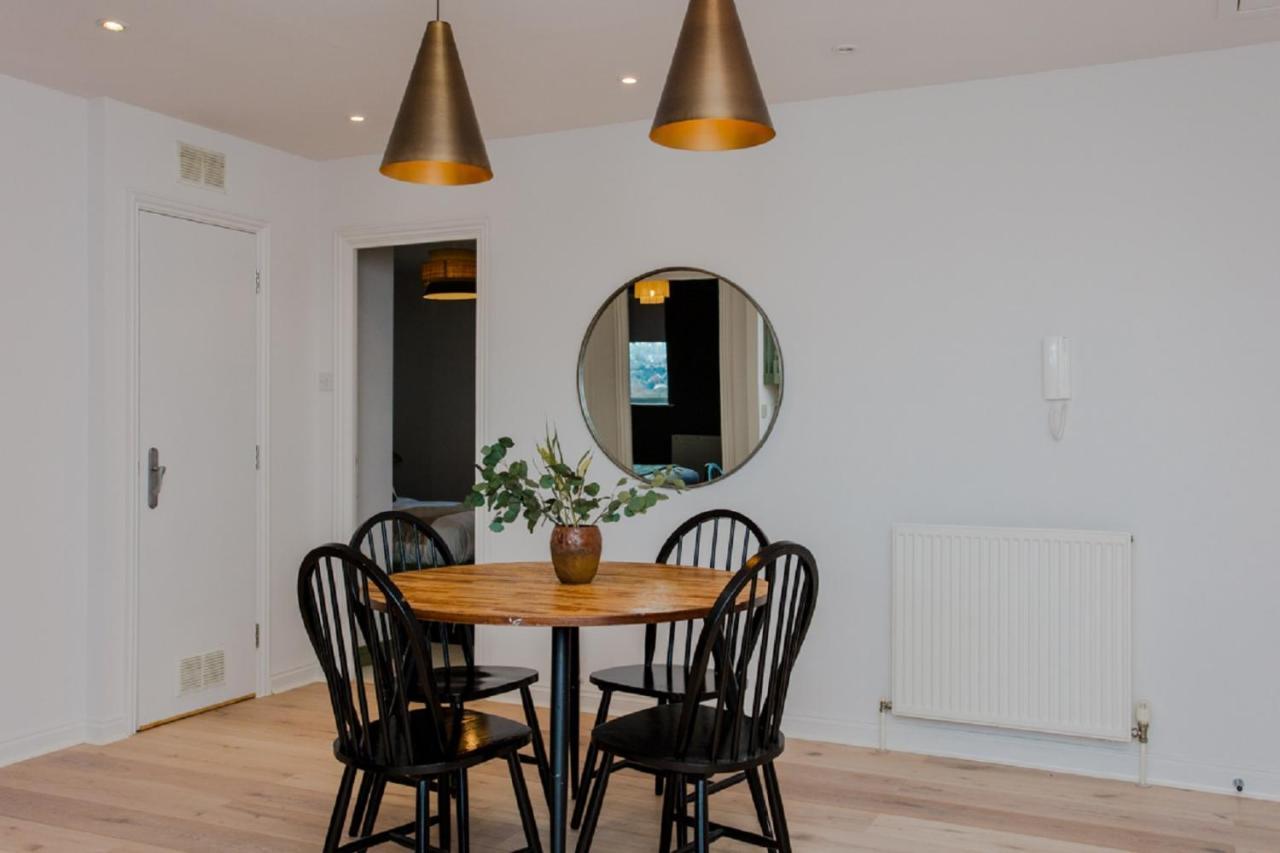 The Sparkford Gardens - Lovely 2Bdr With Balcony London Kültér fotó
