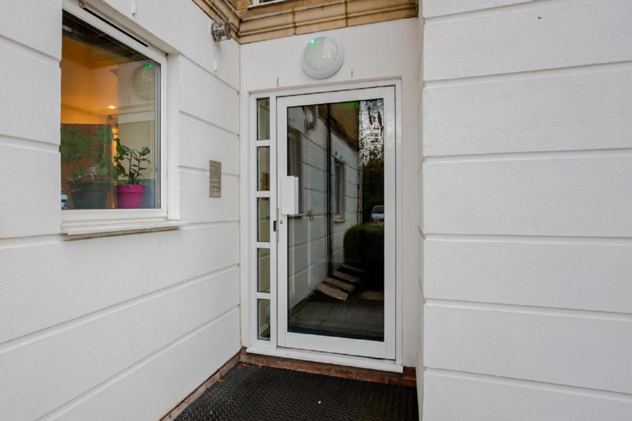 The Sparkford Gardens - Lovely 2Bdr With Balcony London Kültér fotó