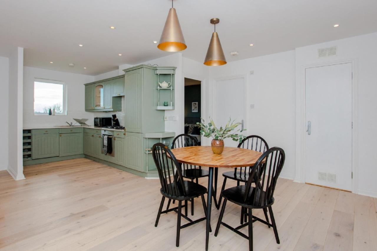 The Sparkford Gardens - Lovely 2Bdr With Balcony London Kültér fotó